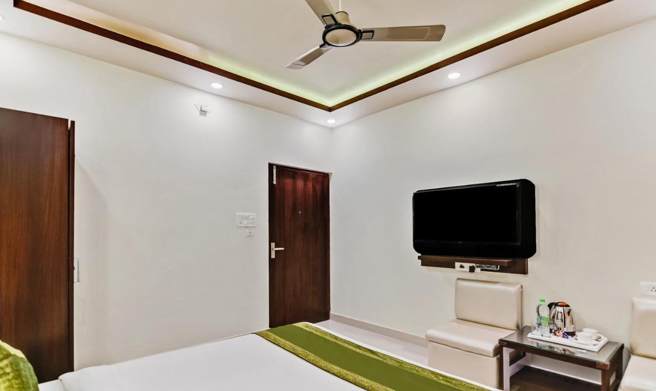 Treebo Resto- Near Lucknow Railway Station Hotel Exterior foto